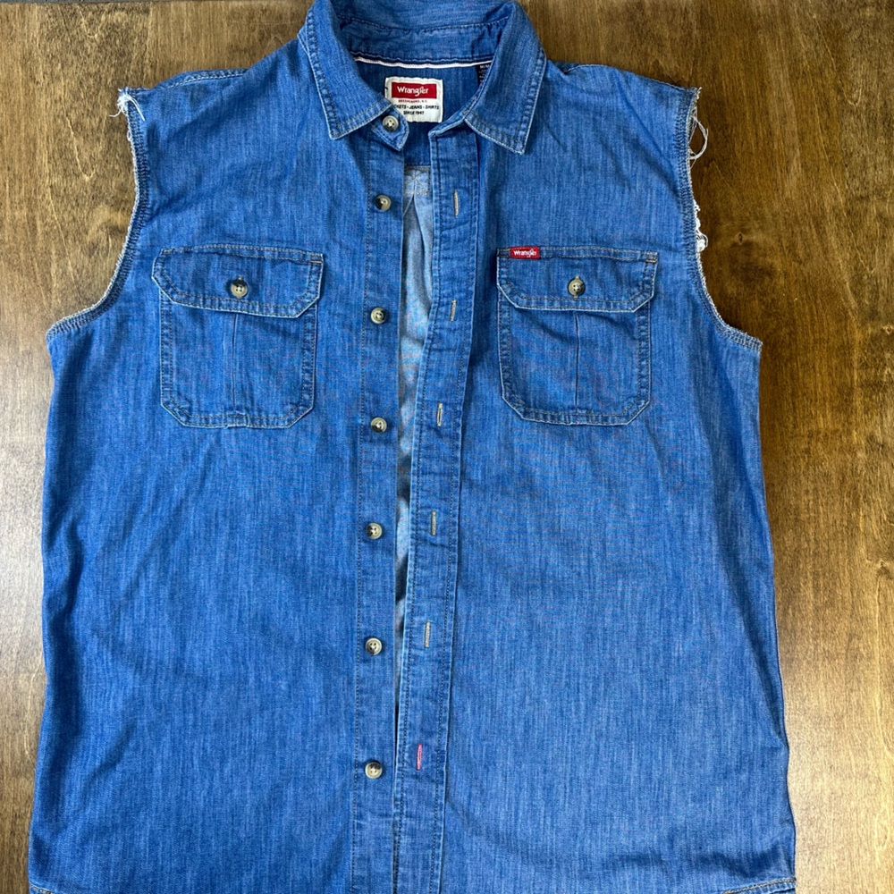 Wrangler Sleeveless Denim Shirt Medium Western Chambray Snap Front